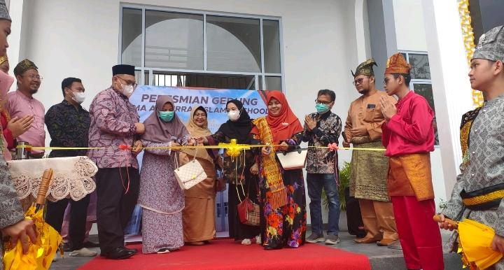 Usai Tutup Kegiatan ACTION, Susiana Tabrani Resmikan Gedung Baru SMA Abdurrab Pekanbaru