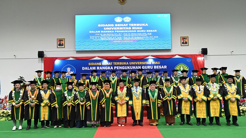 Penghujung Tahun, Unri Kembali Kukuhkan Empat Guru Besar