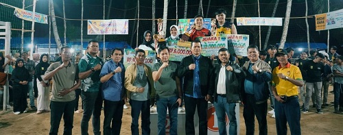 Asisten III Setda Kuansing Tutup Turnamen Bola Voli Bupati Cup II tahun 2024-2025 di Desa Sungai Pinang