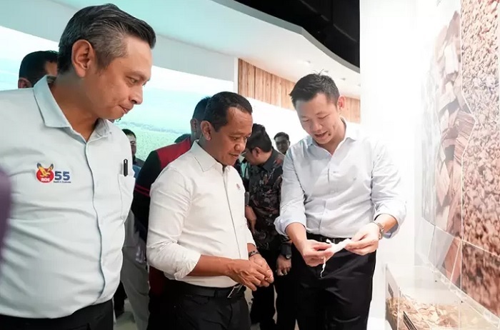 Menteri Investasi Tinjau Perluasan Proyek Hilirisasi Pulp menjadi Paperboard di Riau Senilai Rp19,5 Triliun