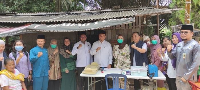 KEJADIAN DI PEKANBARU!  Tujuh Warga Diserang Diare, Dua   Meninggal Dunia,  Rumah  Mereka Tak Punya MCK, Buang Air di Kebun