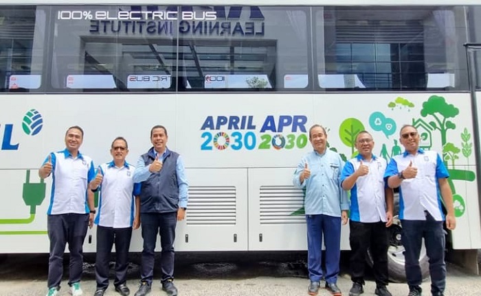 Komitmen Pengurangan Emisi Karbon, PT RAPP Tambah Pemanfaatan 4 Bus Listrik Lagi