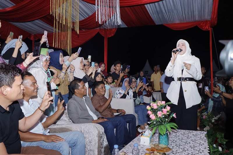 Artis Minang Rayola Tampil di Puncak Hari Jadi Kampar ke-75 Malam Tadi