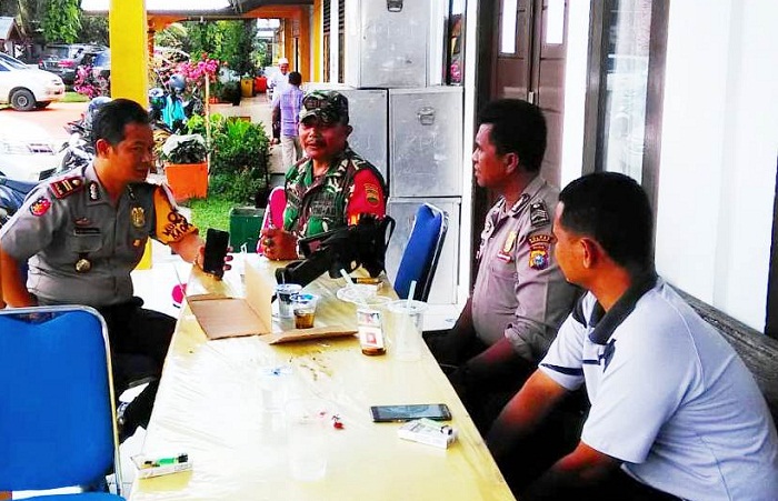 Polisi dan Koramil 02 Amankan Penghitungan Suara di PPK Rambah Hilir