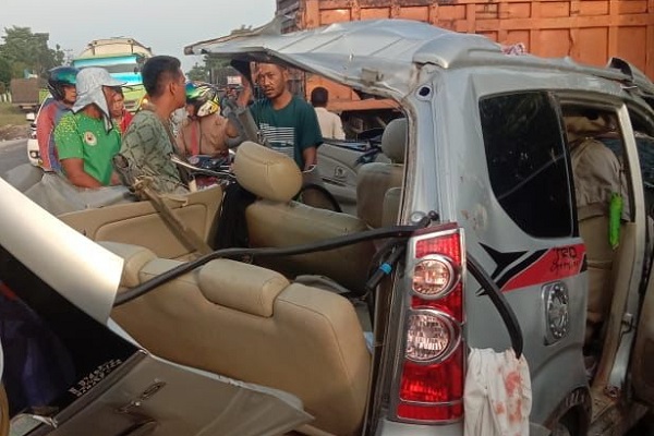 Kecelakaan Maut Avanza Tabrak Truk di Kampar, Ini kata Polisi
