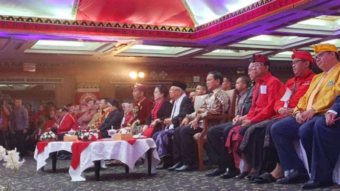 Istimewa, Prabowo Duduk di Kursi VVIP, Ketum Partai di Kursi Lain