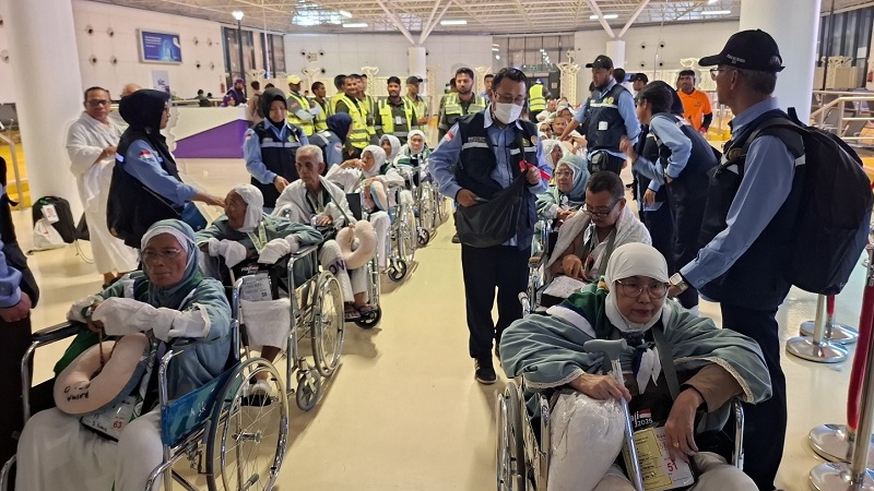 Alhamdulillah...Jemaah Lansia Dapat Fasilitas Bus Khusus dari Bandara Jeddah ke Makkah