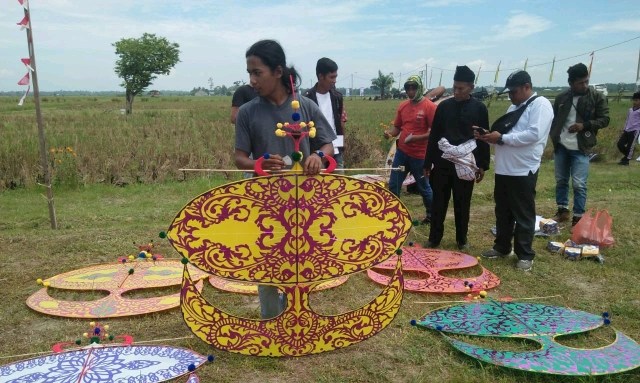 Pemkab Siak Gelar Festival Layang-Layang I Se- Riau di Bungaraya 