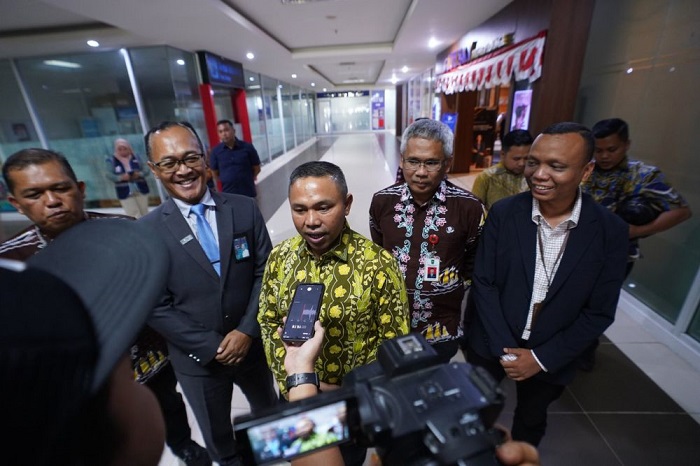 Bertemu Angkasa Pura, Wahid Gubernur Kesekian Yang Bahas Soal Randara SSK II