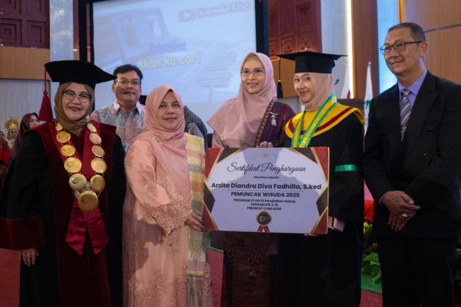 Wisuda 325 Mahasiswa, Universitas Abdurrab Menuju Visi Internasional