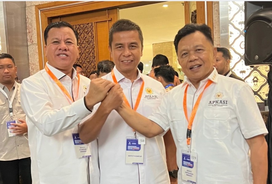 Bupati Asmar Dikukuhkan Sebagai Sekretaris Bidang Investasi dan Hilirisasi Apkasi