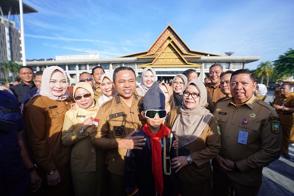 Viral Mendunia, Dikha Bocah Penari Pacu Jalur Kini Dianugerahi Beasiswa dan Gelar Duta Pariwisata