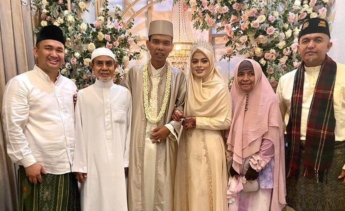 Menikah, Ustad Abdul Somad Posting Foto Pernikahan dengan  Fatimah Az Zahra