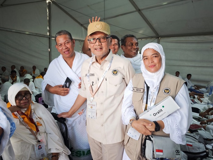 Menteri Haji dan Umrah RI Tinjau Tenda Jamaah Haji Kampar di Arafah