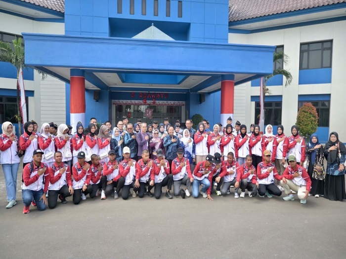 Wabup Misharti Dampingi Purna Paskibraka Kampar Studi Tour ke PTDI-STTD