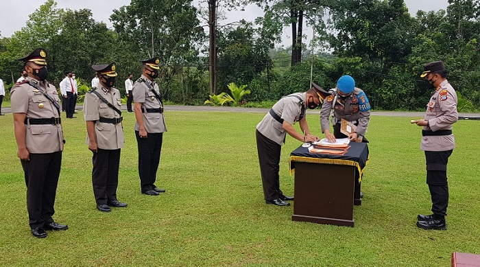 Kapolres Kuansing Pimpin Sertijab dan Kenal Pamit Wakapolres, Kabag Ops dan Kabag SDM