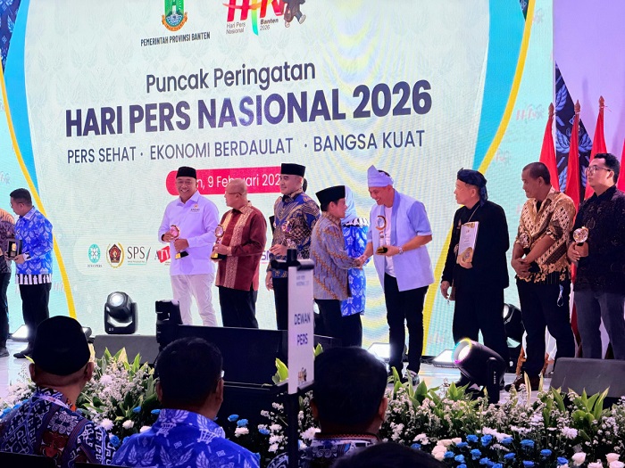 Wako Pekanbaru  Raih SIWO PWI Award di Puncak HPN