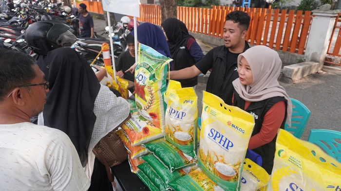 Bulog Jelaskan Temuan  Penggunaan Kemasan Bekas SPHP Dalam Penggerebekan Pengoplos Beras di Pekanbaru