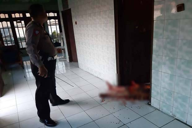 Ngeri! Pasangan Diduga Selingkuh Ditemukan Bersimbah Darah, Cowoknya Tewas, Ceweknya Kritis