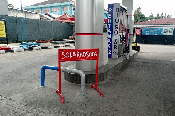 Antre Beli dan Kehabisan Solar Masih Lanjut di SPBU di Pekanbaru