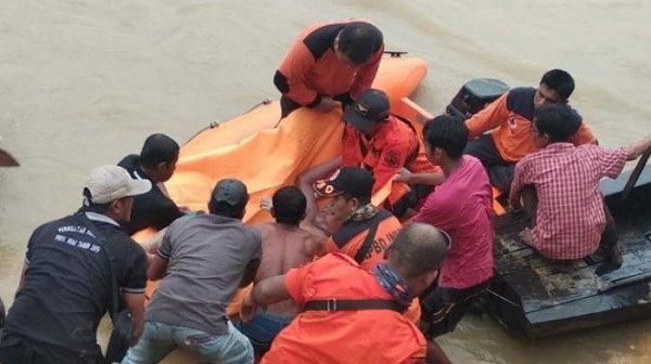 Satu Lagi Mayat Pelajar yang Tenggelam di Sungai Indragiri Ditemukan