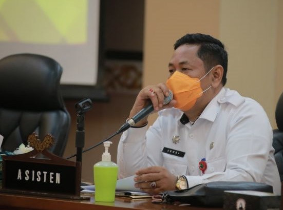 Asisten I Setdaprov Riau Pimpin Rapat Fasilitasi Penataan Administrasi Wilayah dan Kependudukan