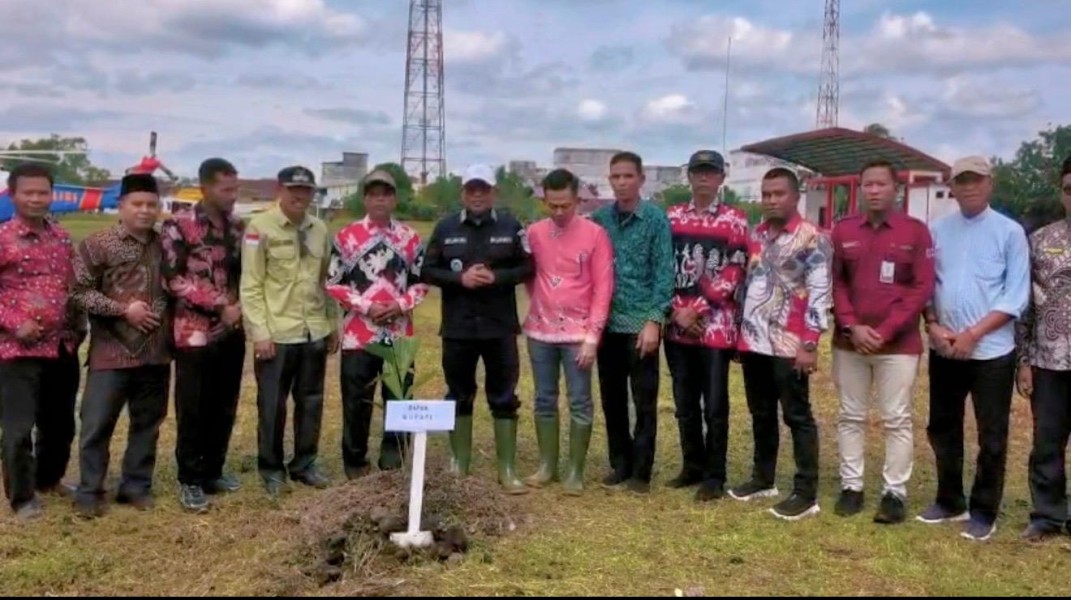Dongkrak Perekonomian Masyarakat, Bupati Zukri Inisiasi Penanaman Masif Bibit Aren di Kuala Kampar