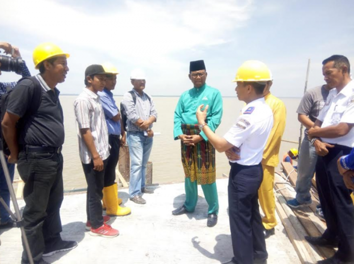 Bupati Suyatno Tinjau Perkembangan Pembangunan Pelabuhan Bagansiapiapi