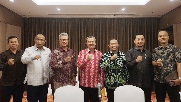 Bangun Sinergi, Gubernur Riau Silaturahmi dengan  Anggota DPR RI asal Riau