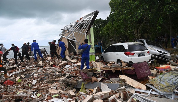 NEWS UPDATE: Korban Tsunami Selat Sunda  429 Orang Meninggal, 154 Hilang, Warga Masih Panik...