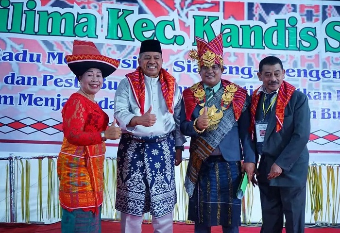 Bupati Siak Hadiri Pelantikan Pengurus Merga Silima di Kandis