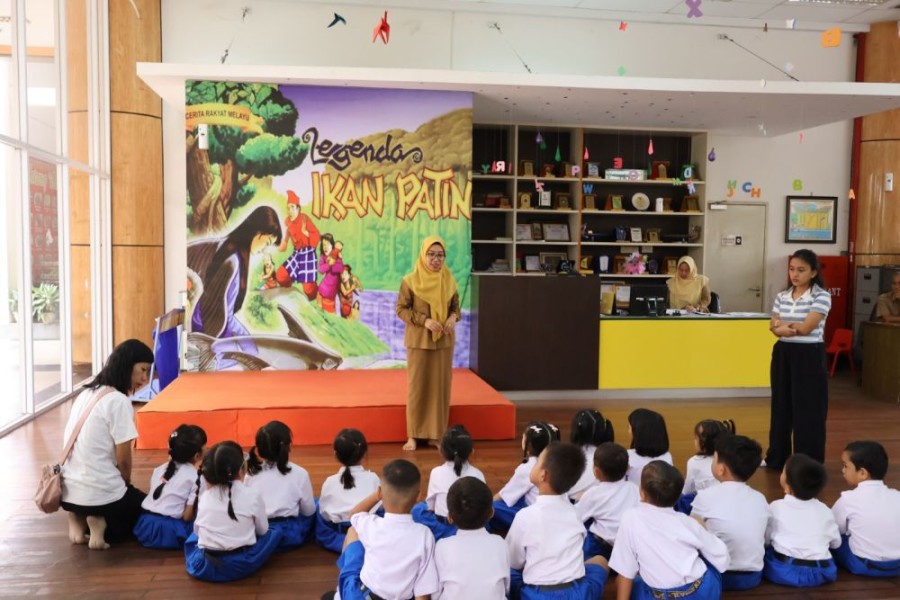 Perpustakaan Soeman Hs Adakan Kamis Mendongeng