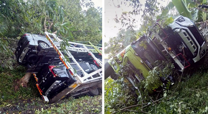 Nahas, Mau Dikirim ke Jambi, Truk Pengangkut Xpander dan Pajero Sport Malah Terguling, Untung Diasuransikan