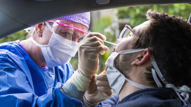 Liburan Naik Mobil Pribadi Tak Wajib Lakukan Rapid Test Antigen, Kecuali...