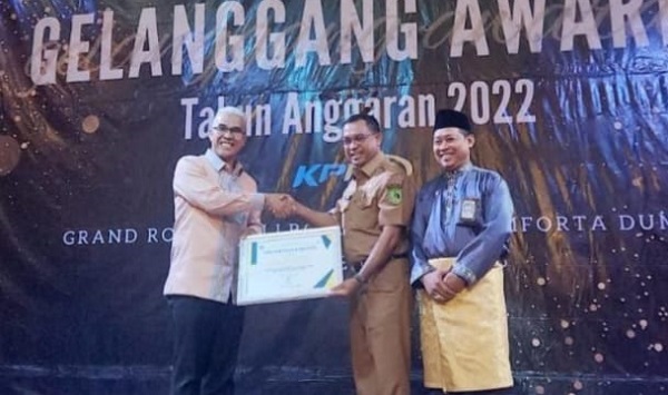 Rohil Terima Tiga Penghargaan Dari Kementrian Keuangan Republik Indonesia