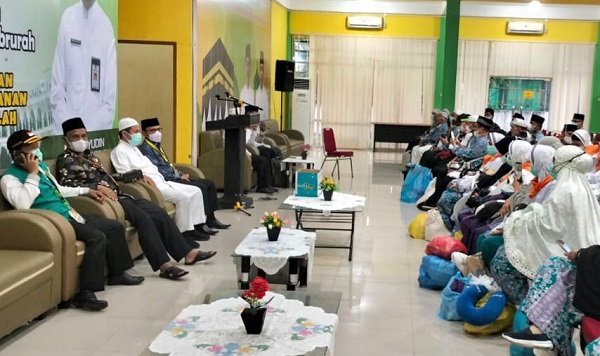 Tiba di Pekanbaru, 6 Orang Jemaah Haji Riau  Positif Covid-19