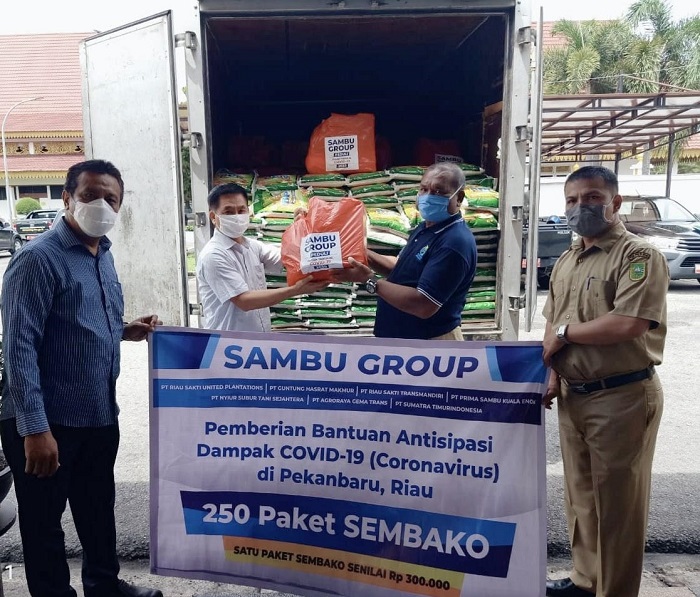 Sambu Group Serahkan Paket Sembako via Biro Kesra Provinsi Riau