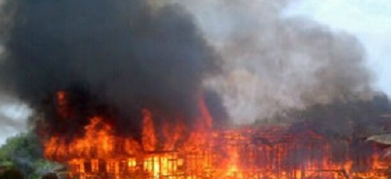 Kebakaran Hebat di Merempan Siak, Lima Petak Rumah Rata, 3 Motor Hangus...