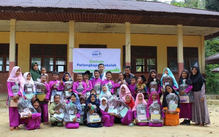 Rumah Yatim Beri Bantuan Pendidikan  Bagi Puluhan Anak di Pelosok Riau