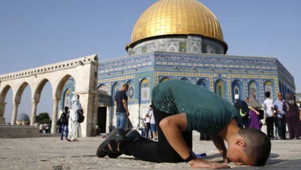 Setelah 16 Tahun, Warga Palestina Akhirnya Bisa Shalat di Komplek Masjid Al Aqsa