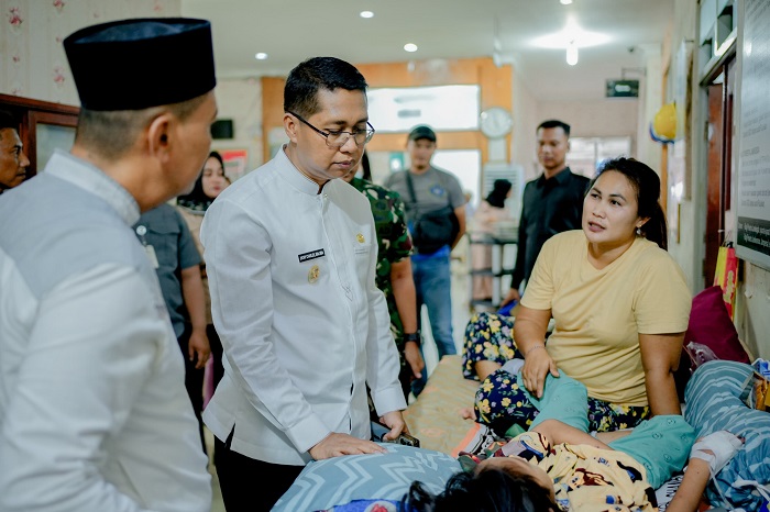 Wabup Rohil Apresiasi Bakti Sosial Operasi Mata Katarak Gratis di RSUD Pratomo
