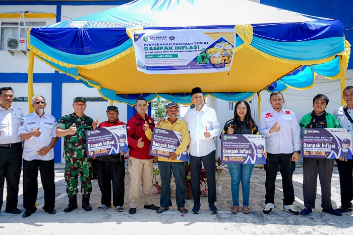 Serahkan Bantuan pada Driver dan Ojek Online, Paisal Ingatkan Daftar BPJS