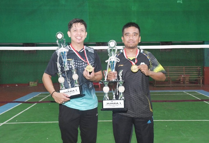 Reno Excel dan Rahmad Akmal, Juarai Turnamen Badminton Polbeng Cup III 2022