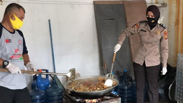 Sinergi Pihak Terkait di Tualang  Dirikan Dapur Umum untuk Warga Terdampak Covid-19