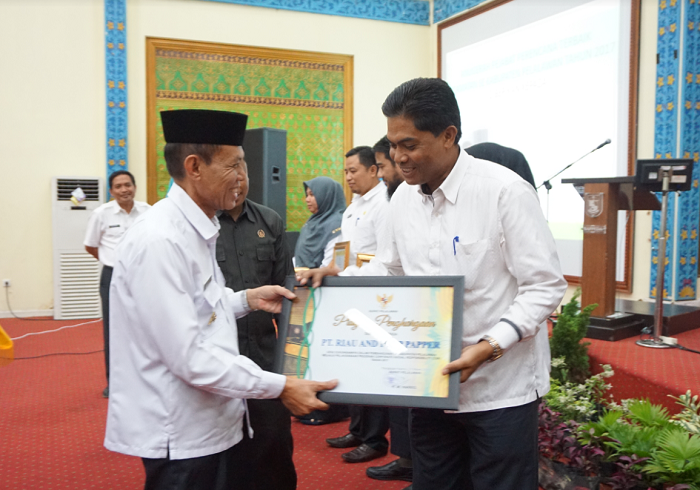 RAPP Terima Penghargaan Program CSR Terbaik dari Pemkab Pelalawan