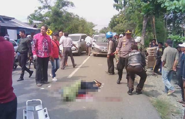 MENGERIKAN...Jatuh dari Motor dan Dilindas Truk, Kamaruddin Tewas dengan Isi Kepala Berhamburan