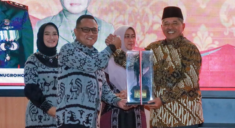 Bupati Siak Hadiri Pisah Sambut Dandim 0322/Siak