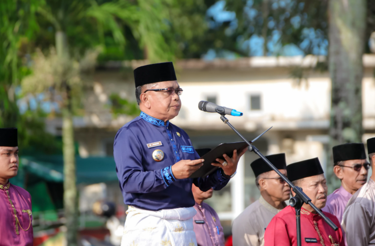 Pimpin Upacara Hardiknas, Bupati Asmar Tekankan Pendidikan Tanpa Diskriminasi