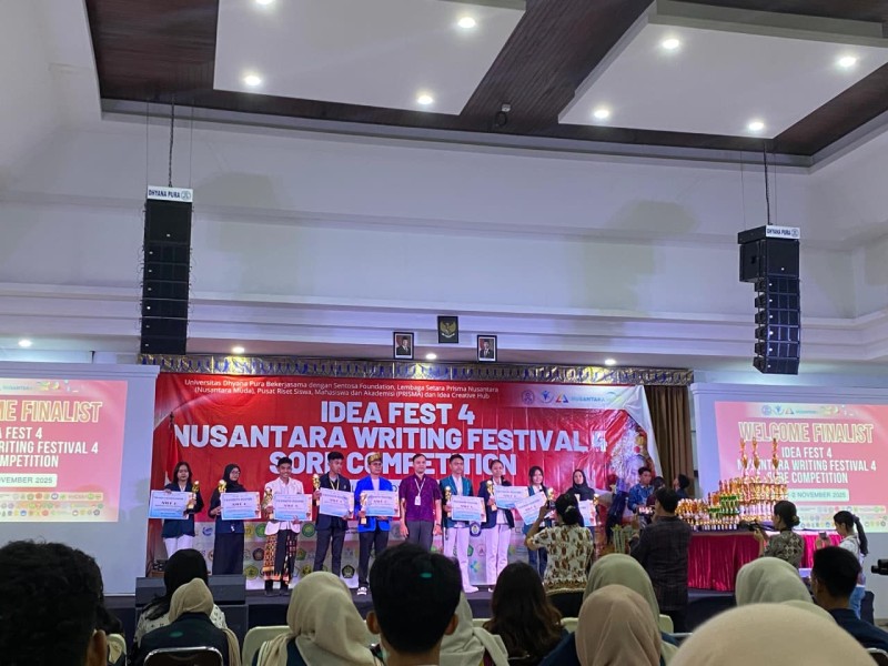 UIR Sabet Silver Medal dan Favorite Poster pada lomba Nusantara Writing Festival 2025