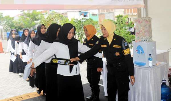 Diawasi Ketat, Pelamar CPNS di Pekanbaru Diperiksa Pakai Metal Detektor